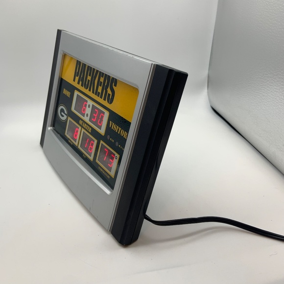 NFL Green Bay Packers Football Scoreboard Digital Clock & Alarm Clock 6.5" x 9" - Picture 5 of 12